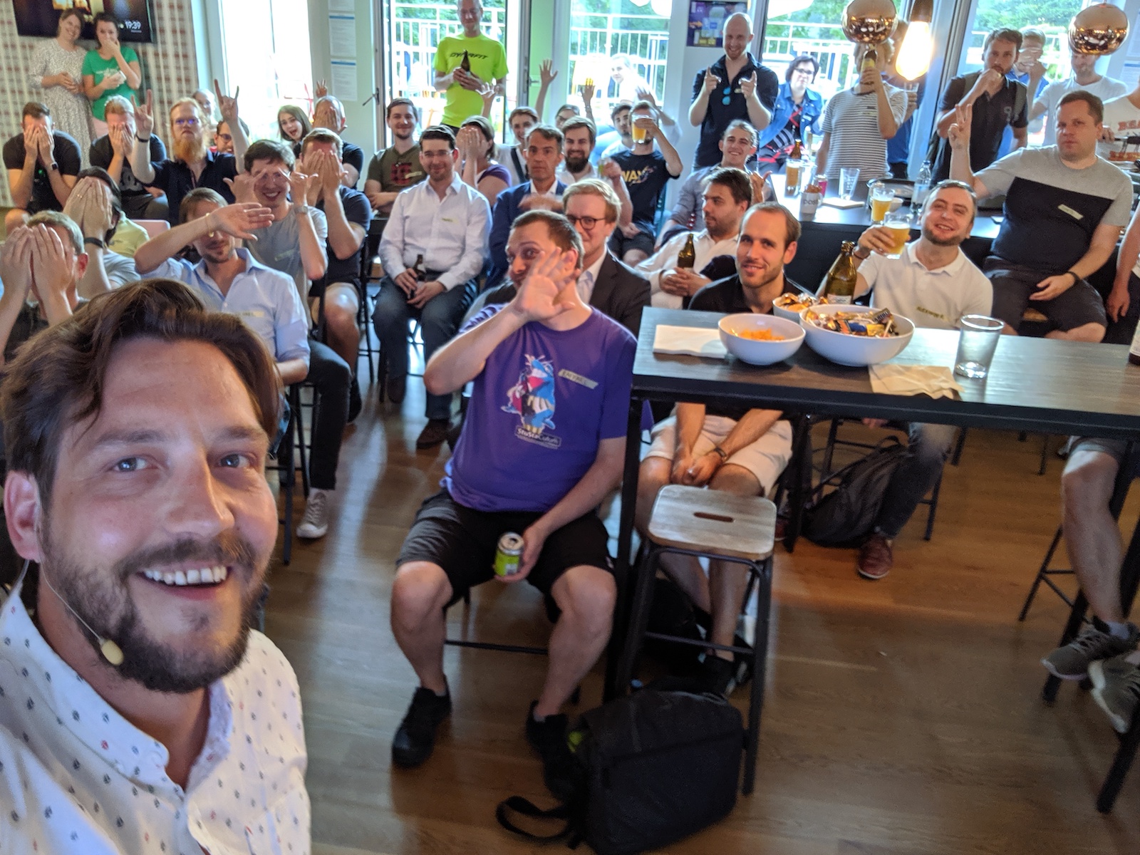Tech'n'Drinks Performance Testing in the Cloud Lars Wolff No 1